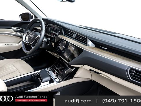 Used 2024 Audi Q8 e-tron Premium Plus w/ Premium Plus Package image 17