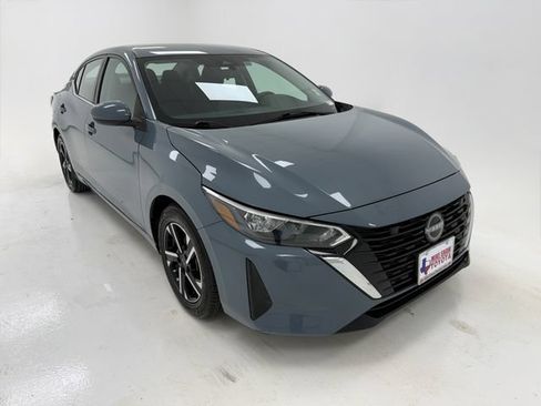 Used 2024 Nissan Sentra SV FWD image 2