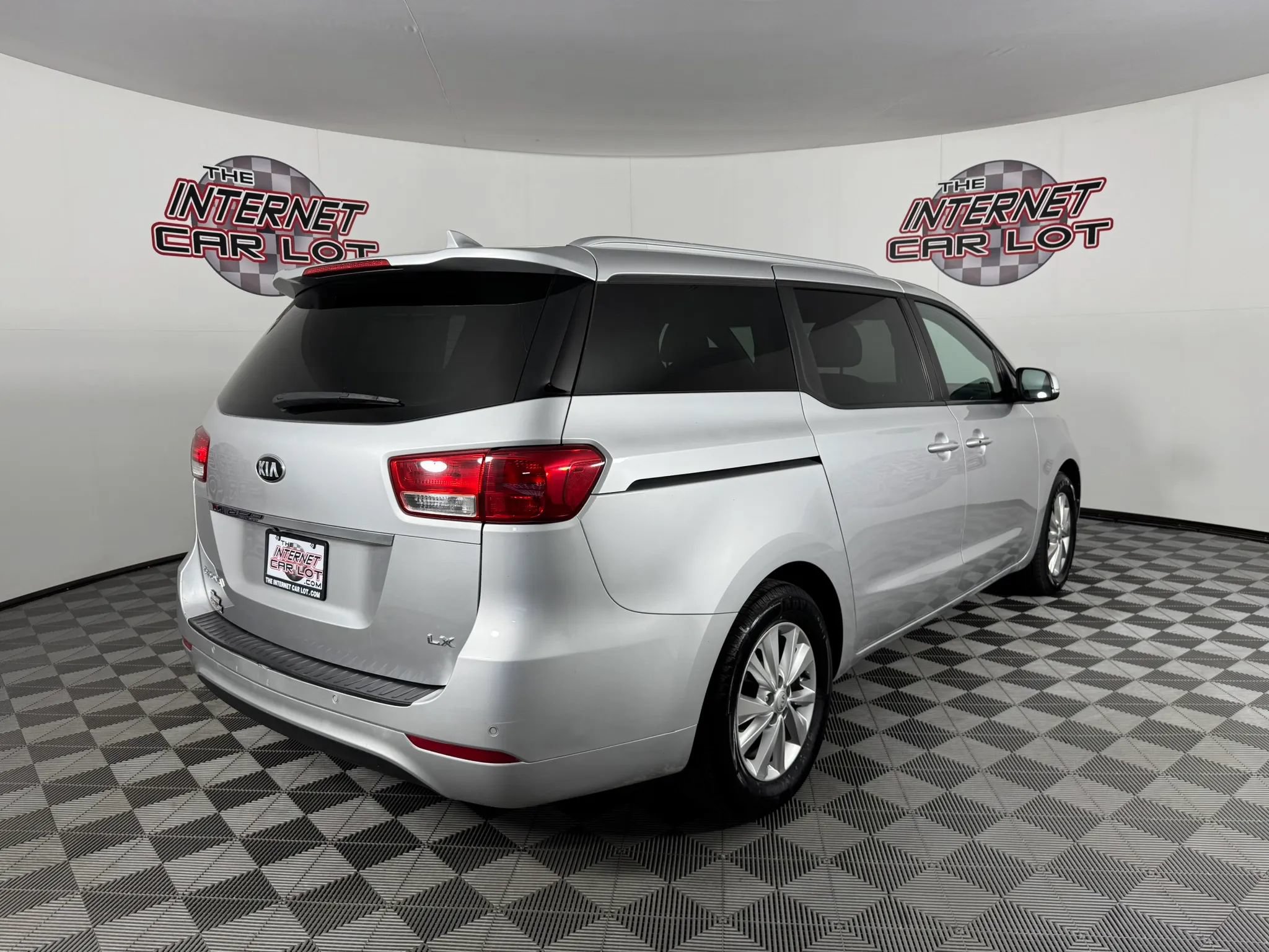 Used 2017 Kia Sedona LX w/ LX Essentials Premium Package FWD image 7