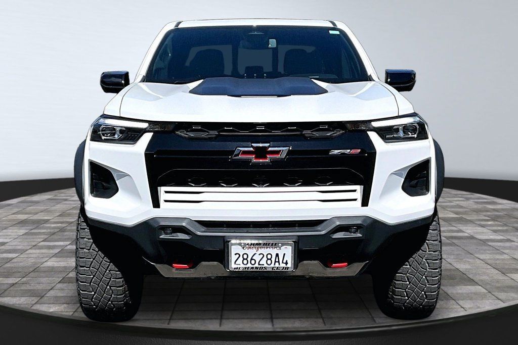 Used 2024 Chevrolet Colorado ZR2 w/ Technology Package AWD/4WD image 28