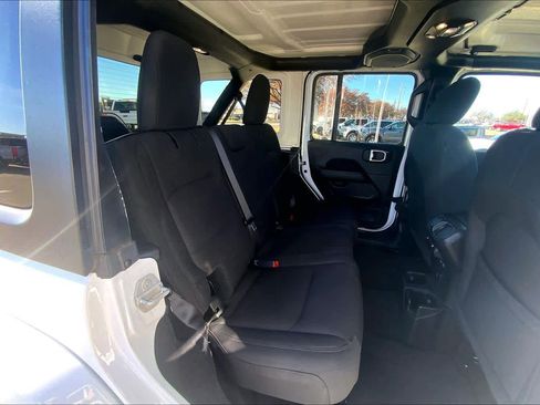Used 2023 Jeep Wrangler Sahara image 19