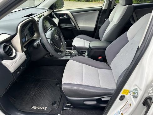 Used 2015 Toyota RAV4 XLE AWD/4WD image 31