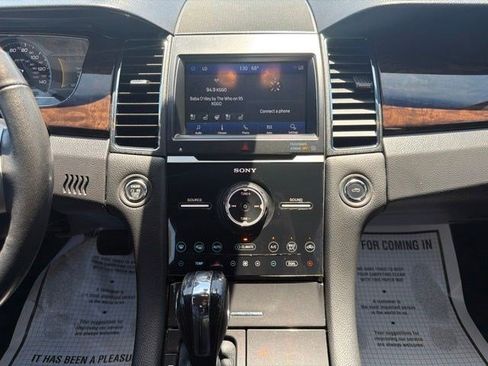 Used 2018 Ford Taurus Limited FWD image 22