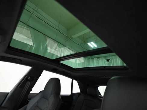 Used 2025 Audi RS Q8 performance image 24