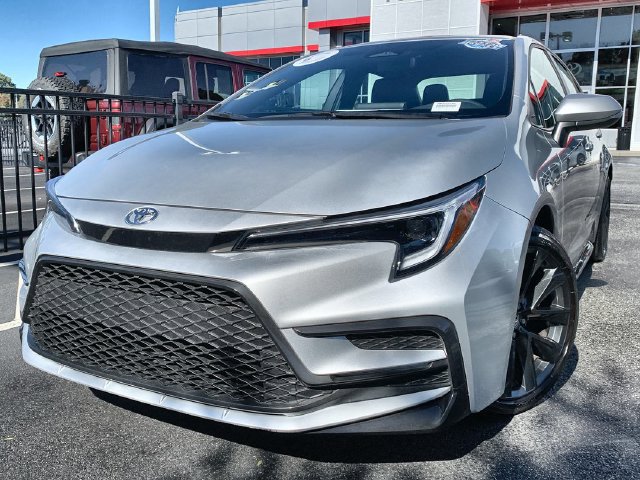 Used 2026 Toyota Corolla SE FWD image 1