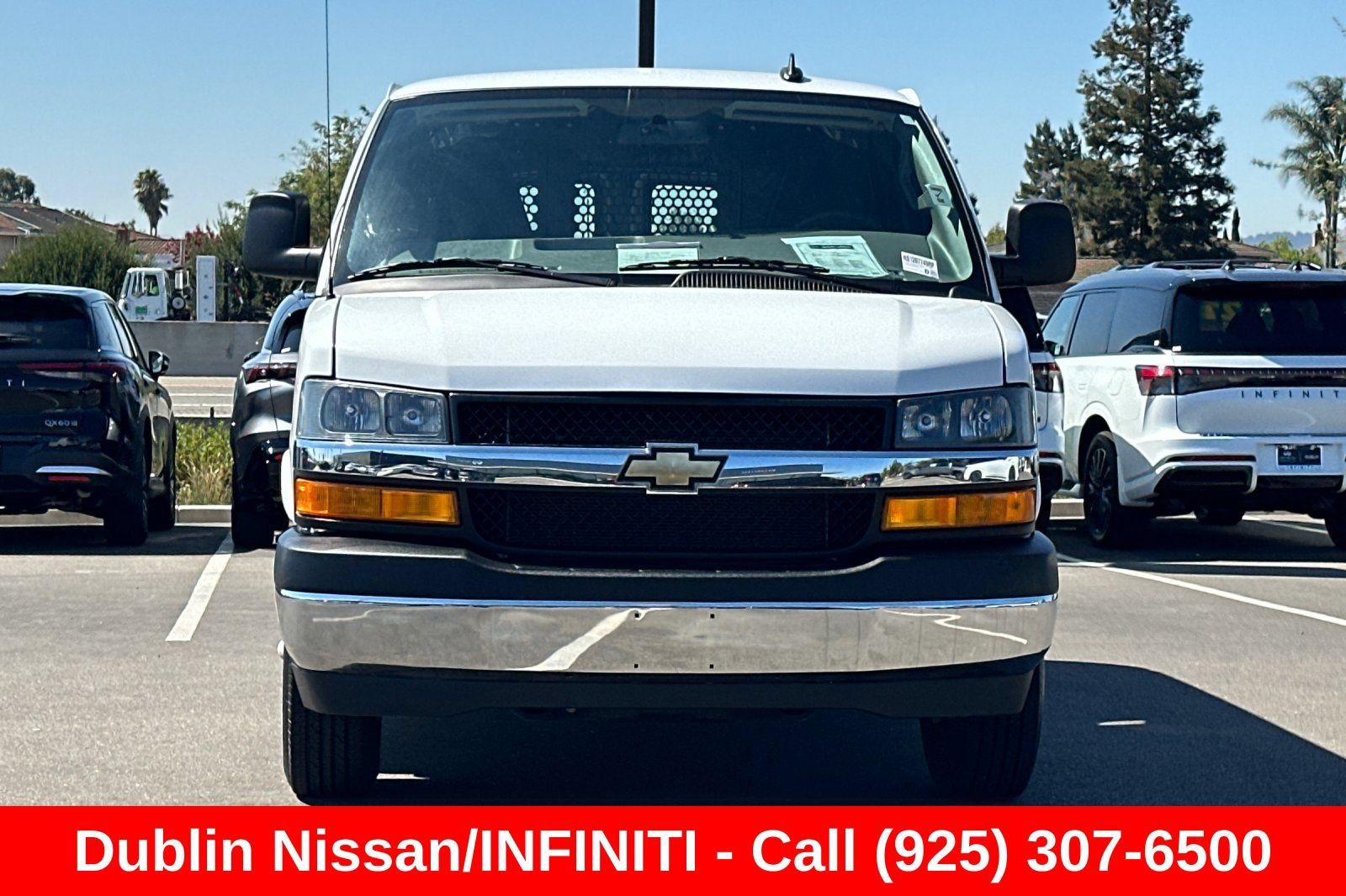 Used 2025 Chevrolet Express 2500 w/ Driver Convenience Package RWD image 9