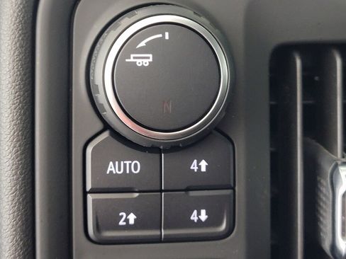 Used 2019 Chevrolet Silverado 1500 Custom Trail Boss w/ Custom Convenience Package image 24