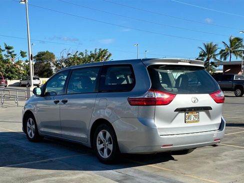 Used 2016 Toyota Sienna L FWD image 7