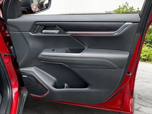 Used 2024 GMC Acadia Elevation FWD image 23