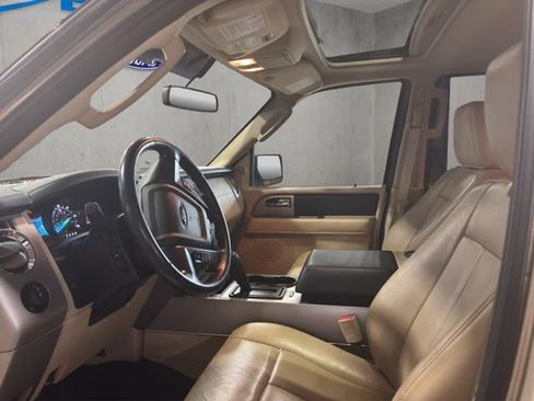 Used 2017 Ford Expedition EL XLT w/ Equipment Group 202A AWD/4WD image 11