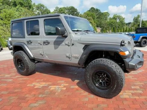Used 2020 Jeep Wrangler Unlimited Sport S AWD/4WD image 3