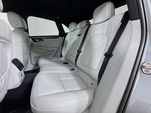 Certified 2026 Porsche Macan AWD/4WD image 24