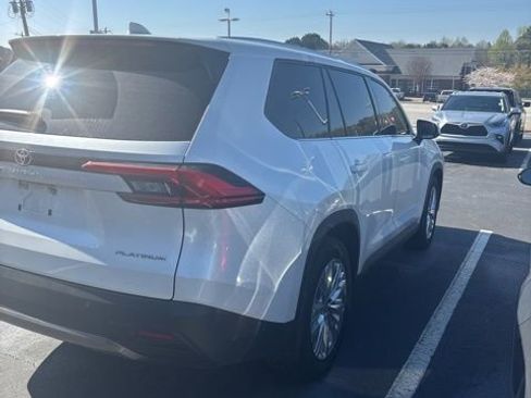 Used 2024 Toyota Grand Highlander AWD image 3