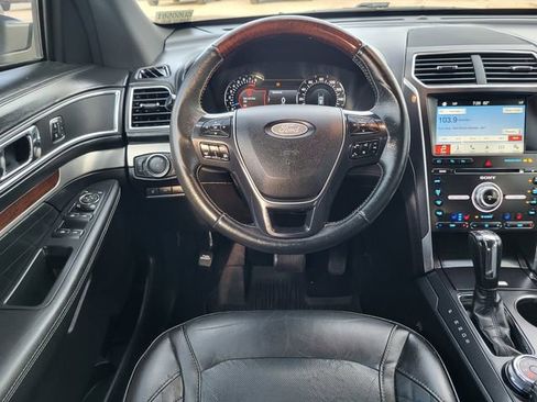 Used 2018 Ford Explorer Platinum AWD/4WD image 26