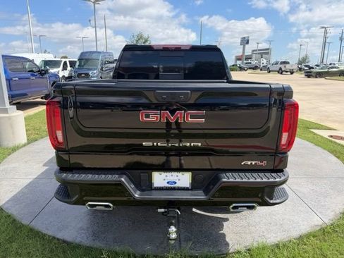 Used 2025 GMC Sierra 1500 AT4 w/ AT4 Premium Package AWD/4WD image 5