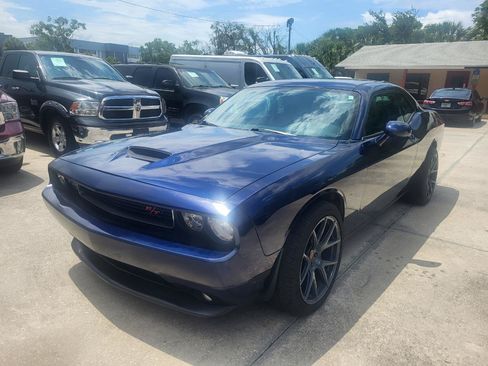 Used 2013 Dodge Challenger R/T RWD image 3