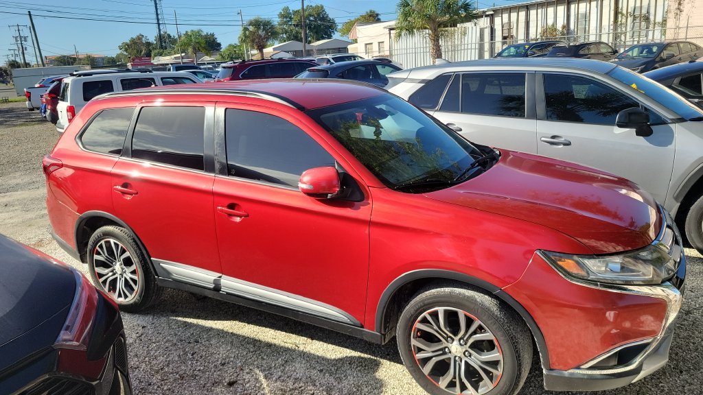 Used 2016 Mitsubishi Outlander SE FWD image 2