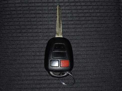 Used 2016 Toyota Camry SE image 32