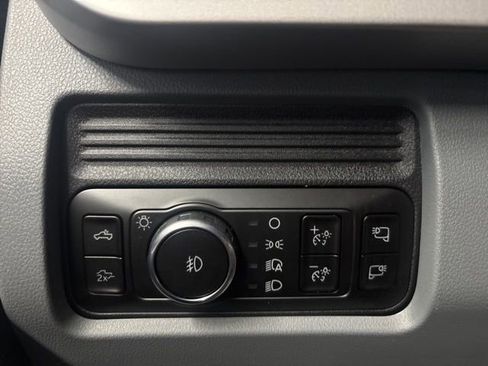 New 2026 Ford F250 XLT w/ XLT Premium Package AWD/4WD image 19