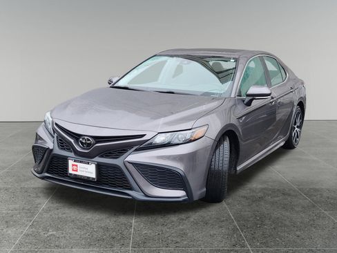 Certified 2024 Toyota Camry SE w/ Convenience Package image 3