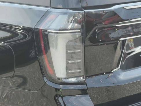 Used 2026 Chevrolet Suburban LT w/ Comfort Package AWD/4WD image 10