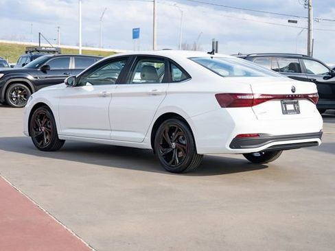 New 2026 Volkswagen Jetta SE image 4