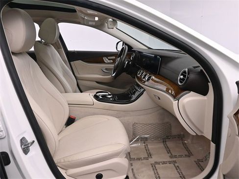 Used 2018 Mercedes-Benz E 300 4MATIC image 22