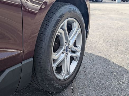 Used 2018 Ford Edge Titanium w/ Equipment Group 302A AWD/4WD image 29