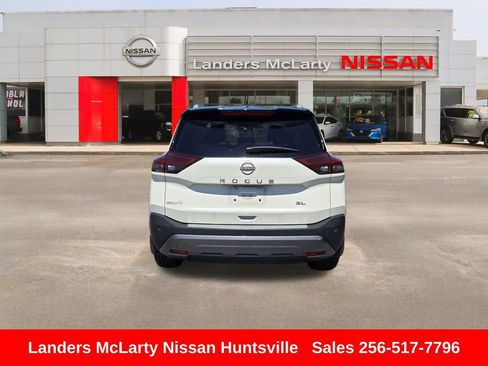 Used 2023 Nissan Rogue SL w/ SL Premium Package FWD image 5