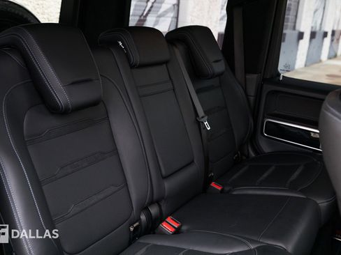 Used 2022 Mercedes-Benz G 63 AMG 4MATIC w/ G Manufaktur Interior Package image 35