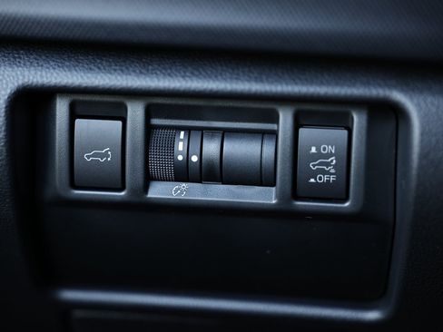 Used 2025 Subaru Forester Touring image 18