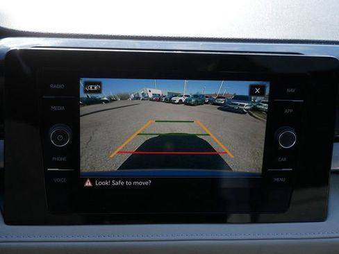 Certified 2025 Volkswagen Taos SEL AWD/4WD image 36