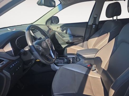 Used 2017 Hyundai Santa Fe Limited image 9