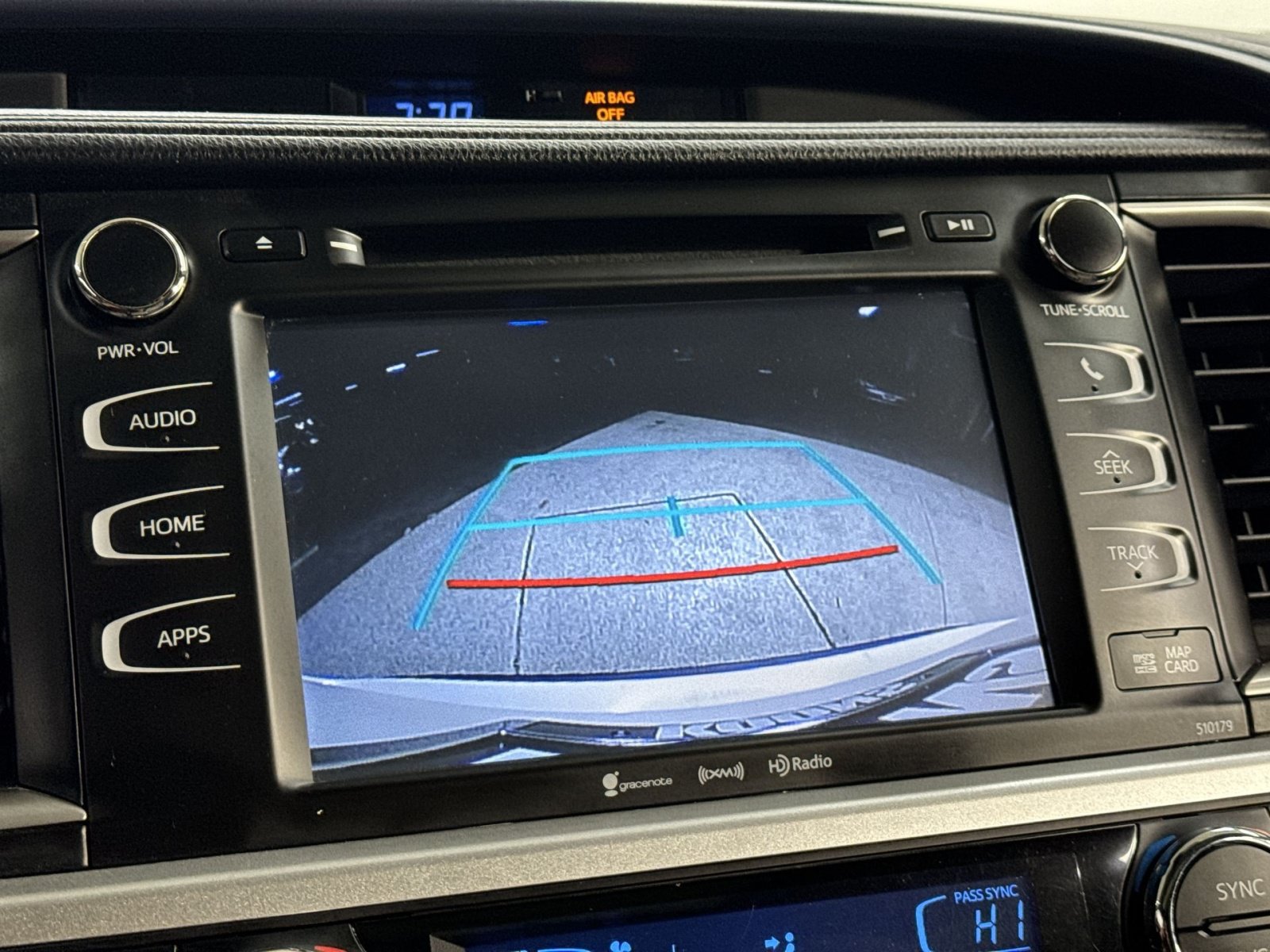 Used 2018 Toyota Highlander XLE AWD/4WD image 31