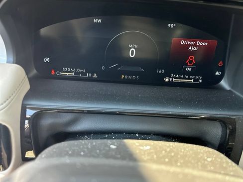 Used 2022 Lincoln Nautilus AWD w/ Premium Package image 5