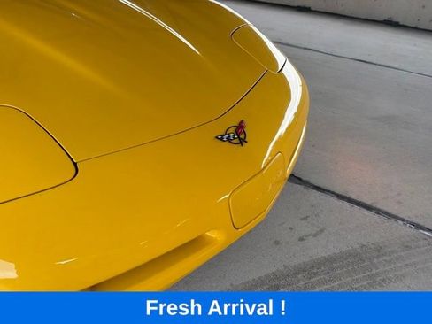 Used 2000 Chevrolet Corvette Coupe w/ Memory Pkg RWD image 11