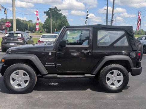 Used 2013 Jeep Wrangler Sport AWD/4WD image 5