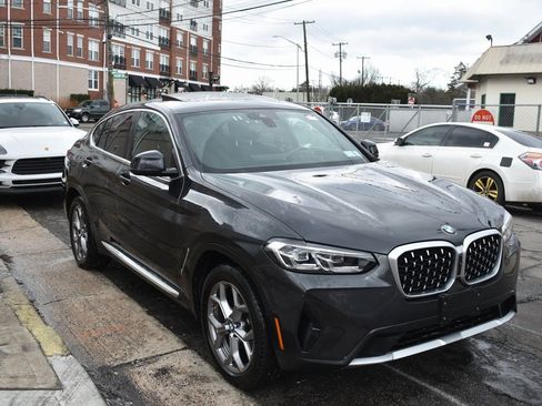 Used 2024 BMW X4 xDrive30i image 4