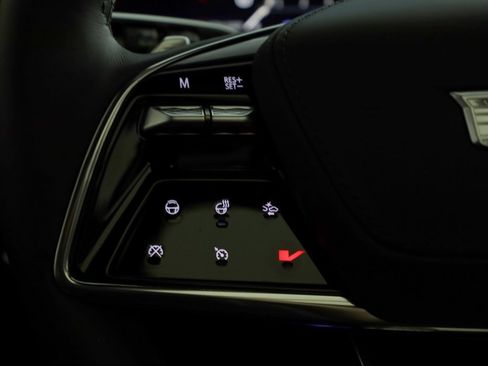 Used 2025 Cadillac Escalade V w/ LPO, ONYX Package image 23