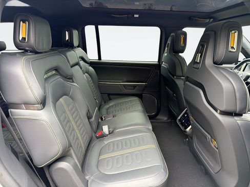 Used 2025 Rivian R1S Adventure AWD/4WD image 31