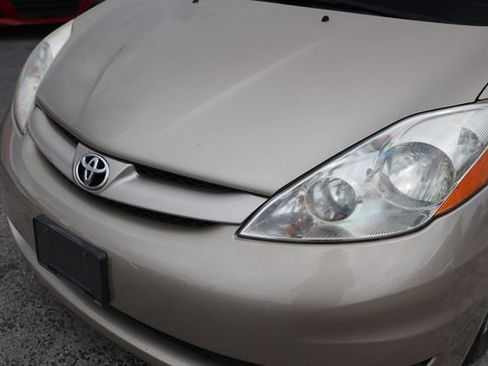 Used 2009 Toyota Sienna LE image 26