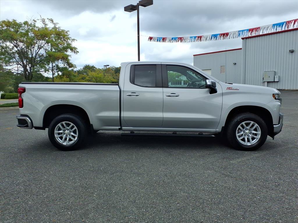 Used 2020 Chevrolet Silverado 1500 LT w/ All-Star Edition AWD/4WD image 3