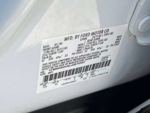 Used 2020 Ford Explorer XLT w/ Equipment Group 202A AWD/4WD image 30