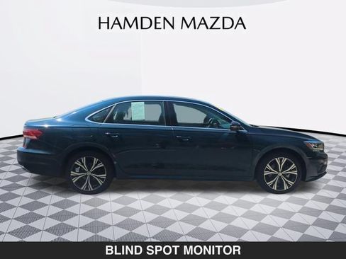 Used 2022 Volkswagen Passat 2.0T SE FWD image 2