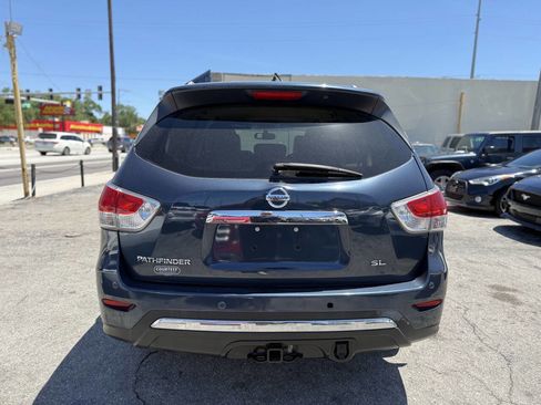 Used 2015 Nissan Pathfinder SL w/ SL Tech Package FWD image 6