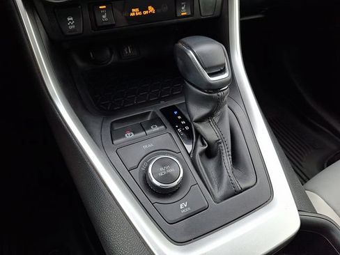 Certified 2023 Toyota RAV4 XLE Premium AWD/4WD image 15
