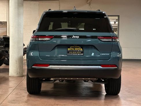 New 2026 Jeep Grand Cherokee Limited RWD image 4