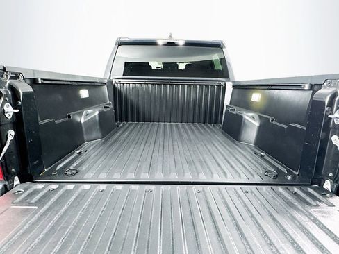 Used 2025 Toyota Tacoma TRD Sport AWD/4WD image 30