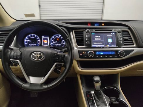 Used 2019 Toyota Highlander Plus image 22