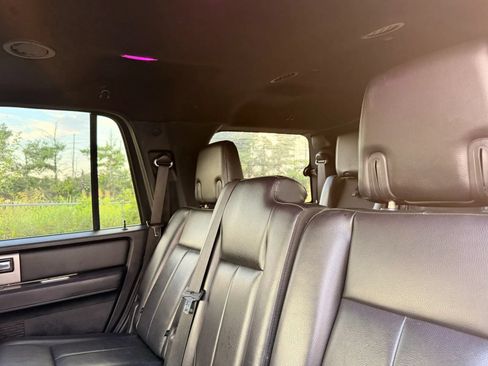 Used 2015 Ford Expedition XLT w/ Equipment Group 202A RWD image 16